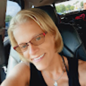 Meet your Posher, Leslie